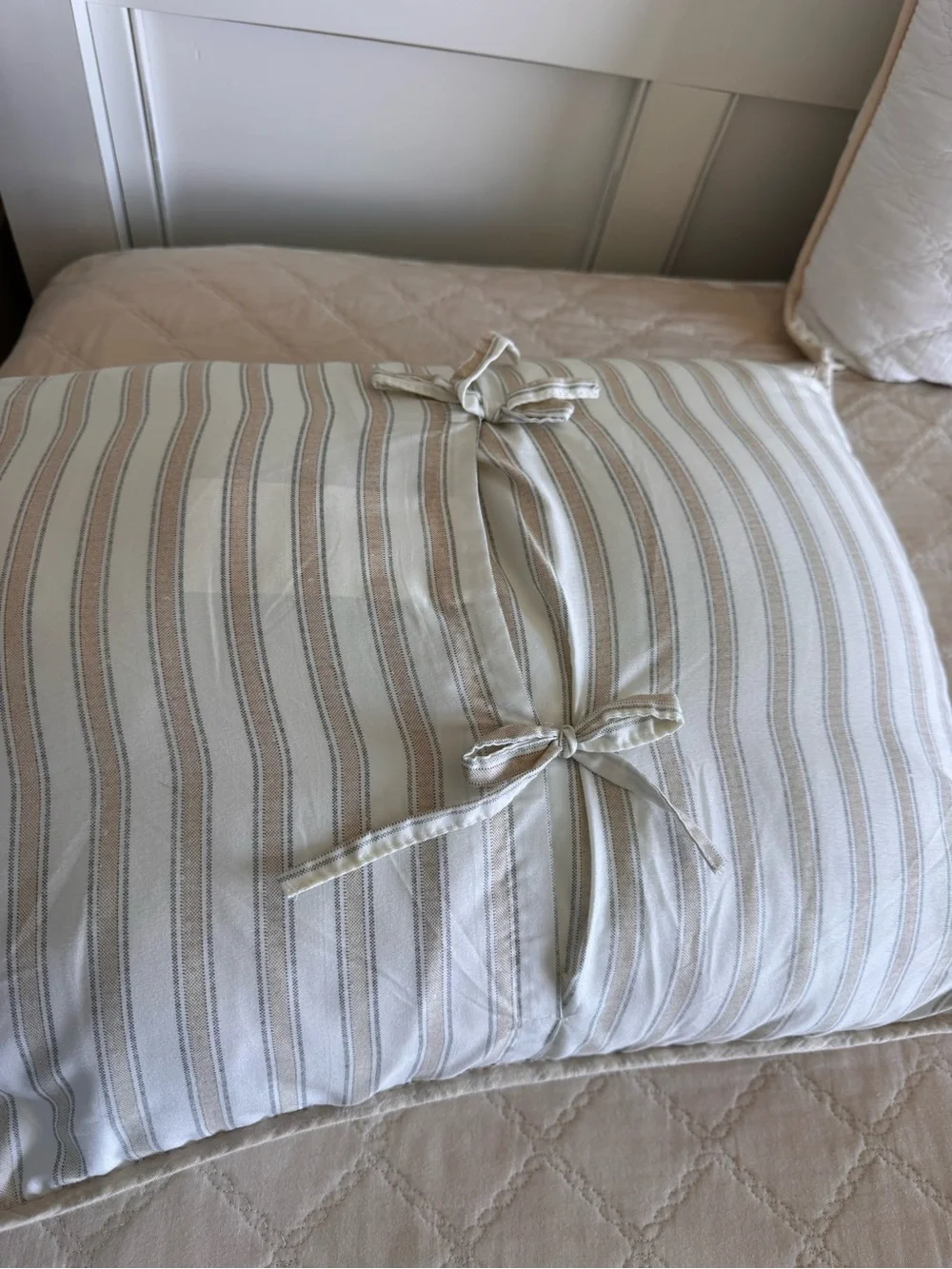 OVERSIZED Coastal Embroidered Coral Quilt Set - King